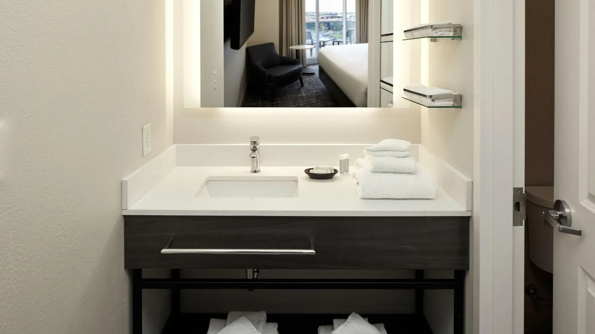 Residence Inn By Marriott Montreal Airport Dorval