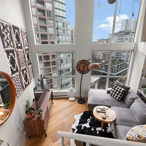 Rare Find Loft With Full Kitchen At Heart Of Downtown Canada