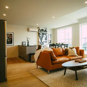 Chic Cozy Retreat - 2br - Stunning North End Views Canada