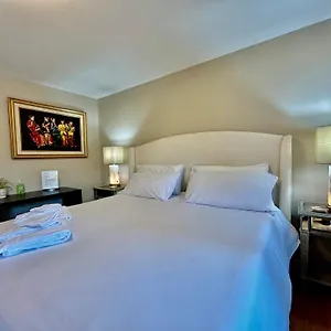 North Gem - Garden-view With Private Ensuite Canada