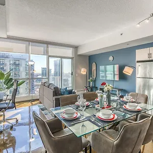 Cozy 2br With King Bed And Views Canada