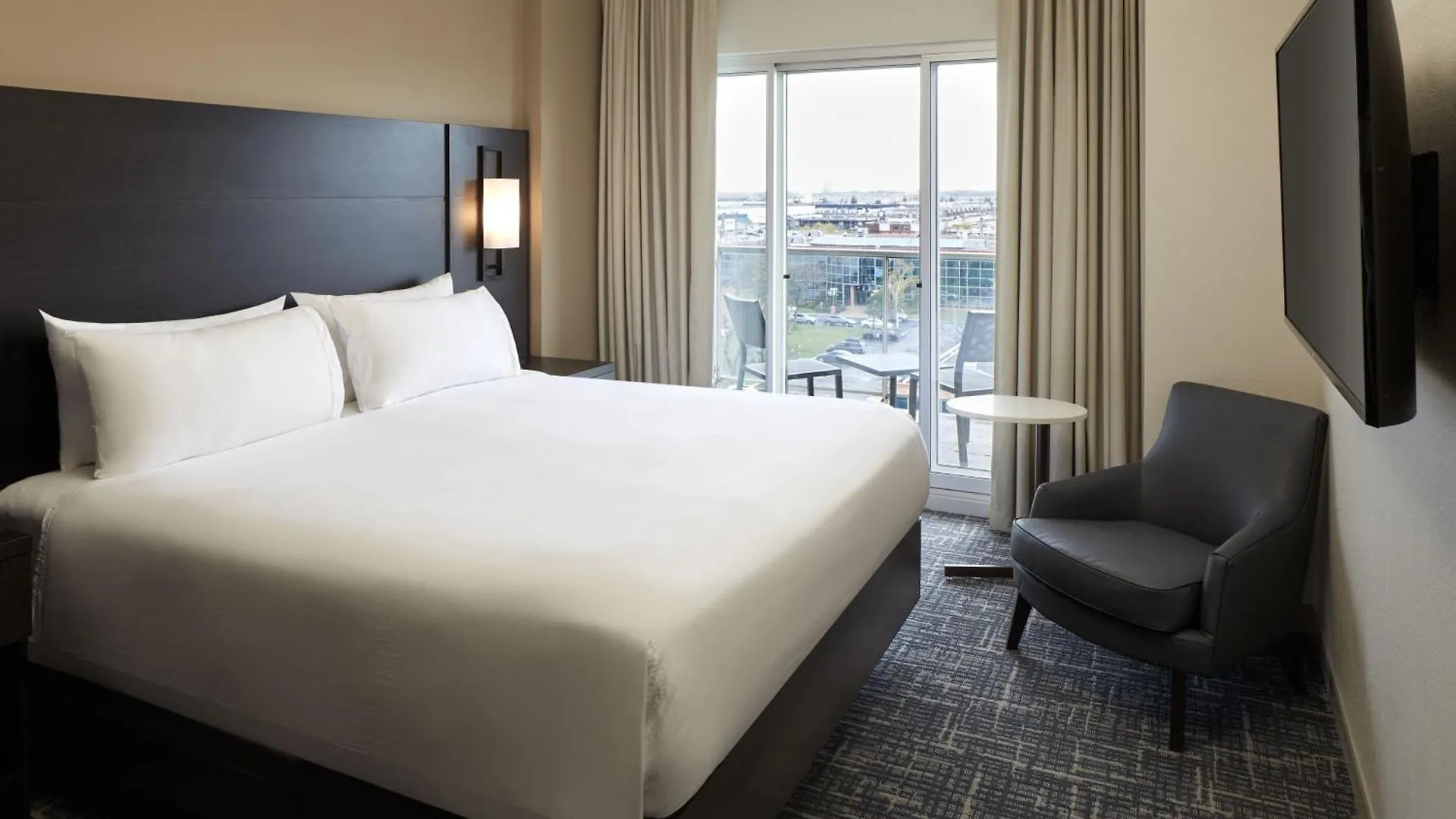 דורבאל Residence Inn By Marriott Montreal Airport 4*,  קנדה