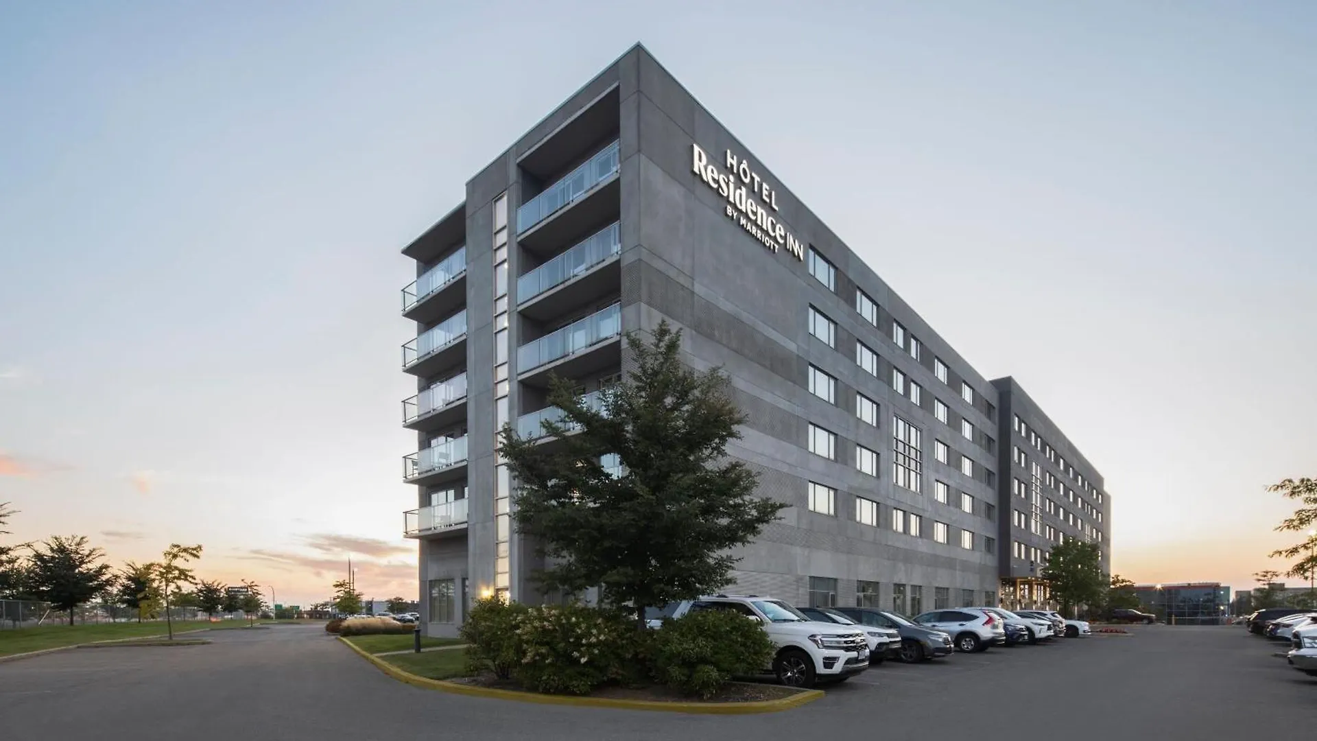 **** מלון דורבאל Residence Inn By Marriott Montreal Airport קנדה